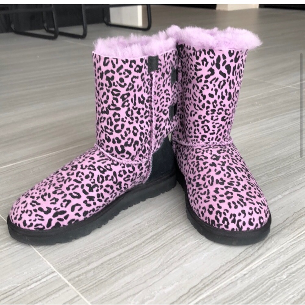 Bailey Bow Rosette Uggs in Lavender – new without box